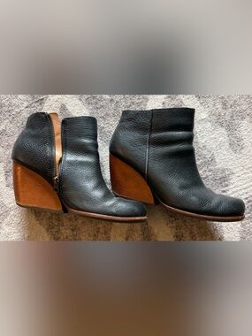 Black Leather Wedge Ankle Kork Ease Boots with Brown Wood Heel